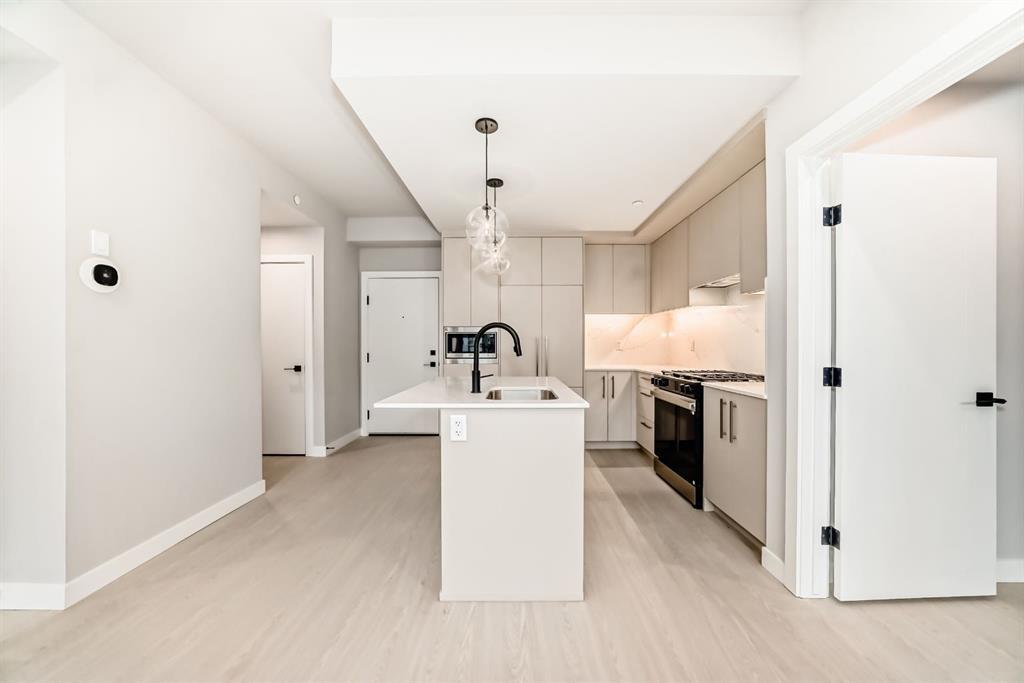 407, 8375 Broadcast Avenue Southwest, Calgary – Residential Apartment Listing Photo 5