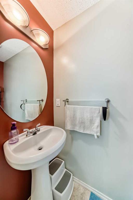 244 Saddlebrook Point Ne Calgary Alberta T3J 0G5 Saddle Ridge Home For Sale