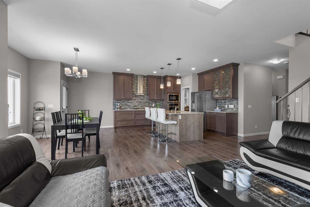 247 Hillcrest Heights Southwest, Airdrie – Residential Detached Listing Photo 4