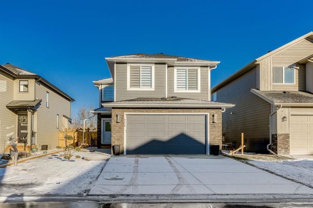 714 Mandalay Link, Carstairs