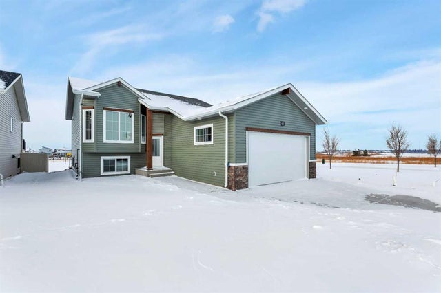 62 Tarzwell Avenue, Red Deer