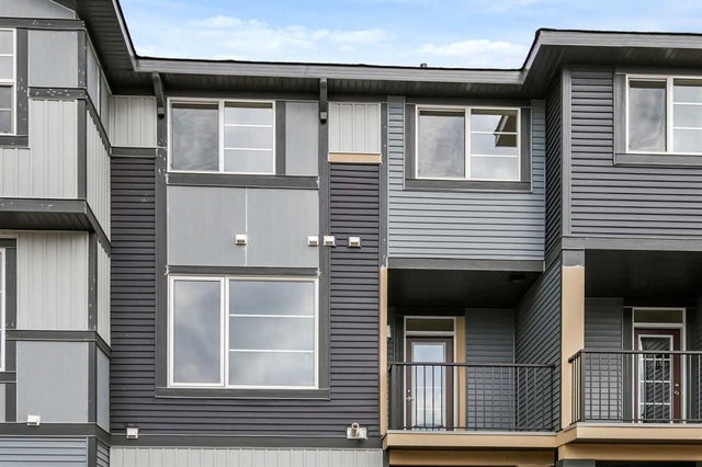 12 Waterford Glen, Chestermere