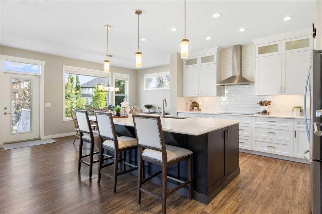 33 Silverado Crest Bay Southwest, Calgary – Residential Detached Listing Photo 5