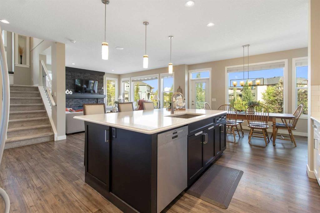 33 Silverado Crest Bay Southwest, Calgary – Residential Detached Listing Photo 7