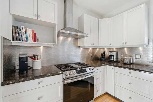 2405 Sorrel Mews Southwest, Calgary – Residential Row/Townhouse Listing Photo 10