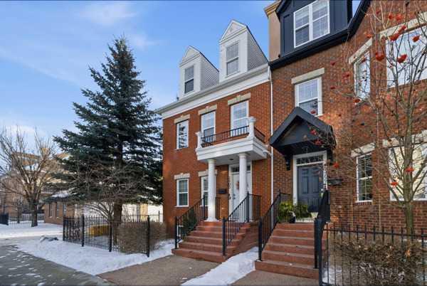 2405 Sorrel Mews Southwest, Calgary – Residential Row/Townhouse Listing Photo 2