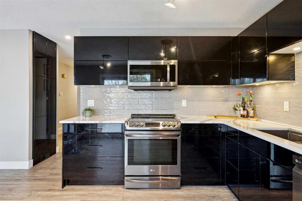 5432 Silverdale Drive Northwest, Calgary – Residential Detached Listing Photo 10