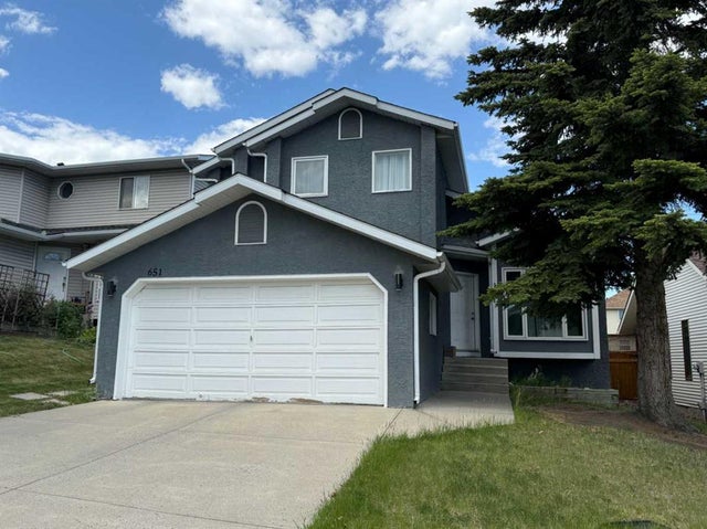 651 Macewan Drive Nw, Calgary