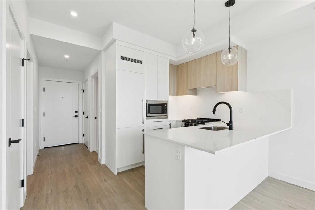 803, 8375 Broadcast Avenue Southwest, Calgary – Residential Apartment Listing Photo 9