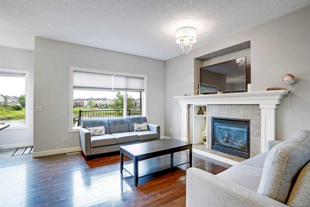 1728 Luxstone Drive Southwest, Airdrie – Residential Semi Detached Listing Photo 4