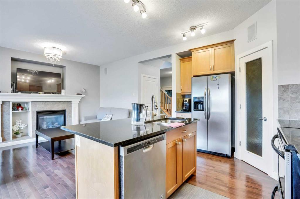 1728 Luxstone Drive Southwest, Airdrie – Residential Semi Detached Listing Photo 8