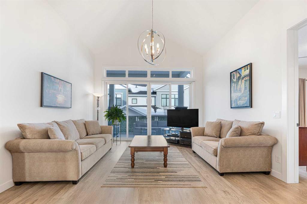 12572 Crestmont Boulevard Southwest, Calgary – Residential Row/Townhouse Listing Photo 13