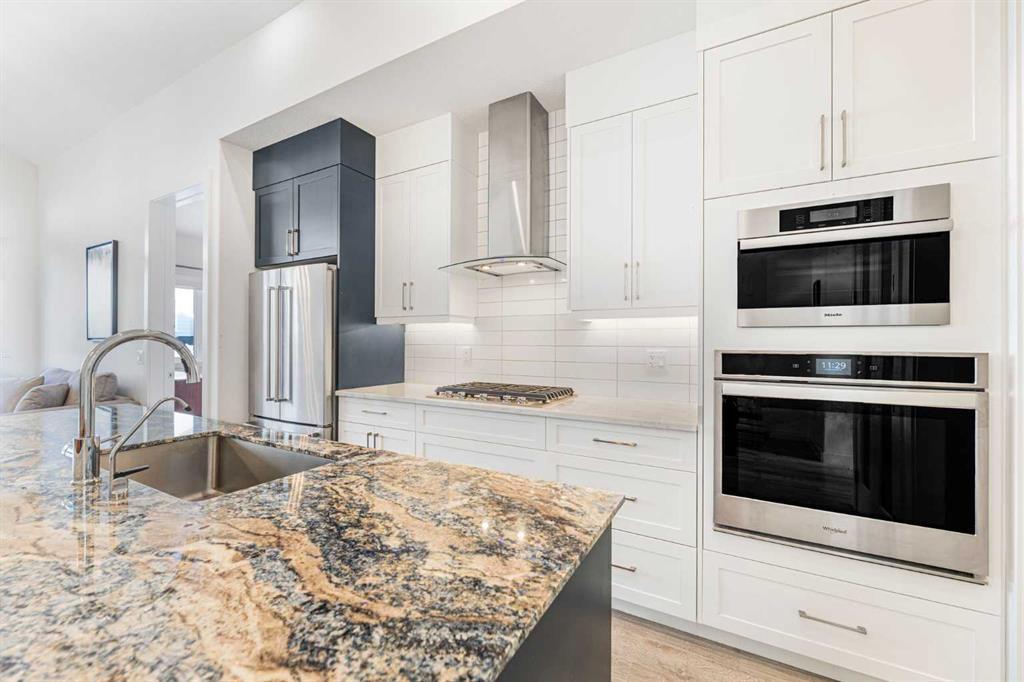 12572 Crestmont Boulevard Southwest, Calgary – Residential Row/Townhouse Listing Photo 4