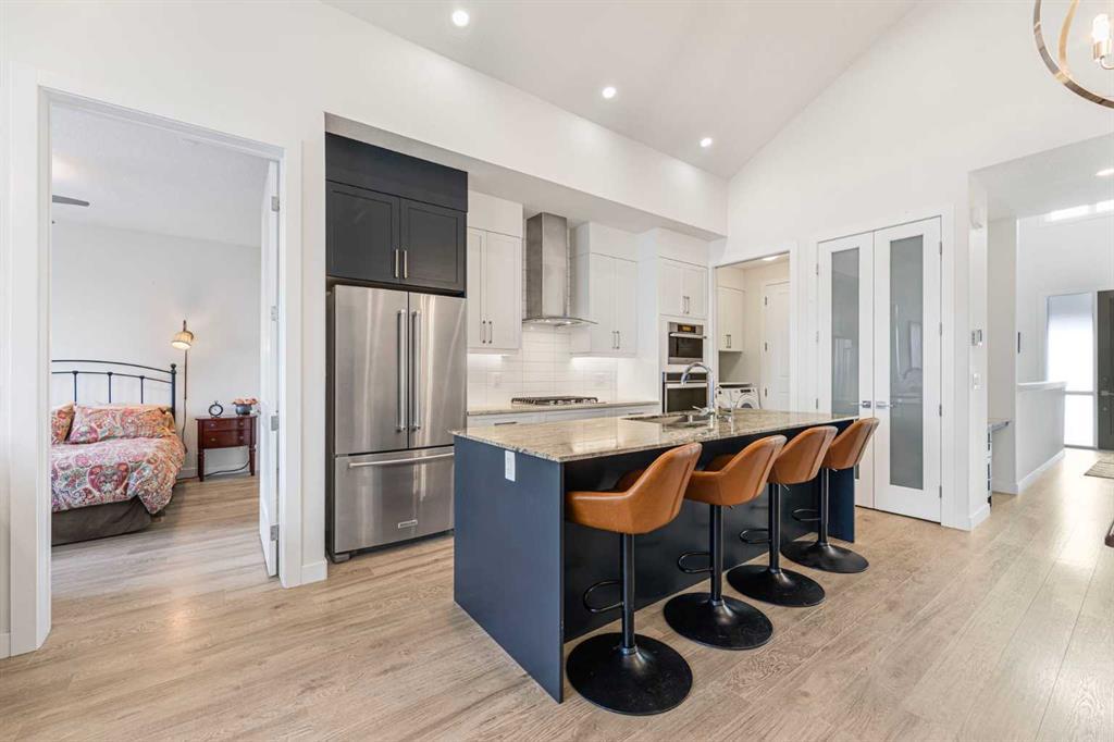 12572 Crestmont Boulevard Southwest, Calgary – Residential Row/Townhouse Listing Photo 5