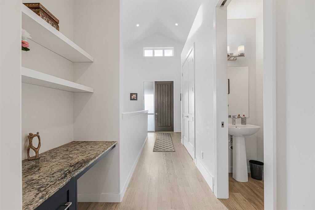 12572 Crestmont Boulevard Southwest, Calgary – Residential Row/Townhouse Listing Photo 7