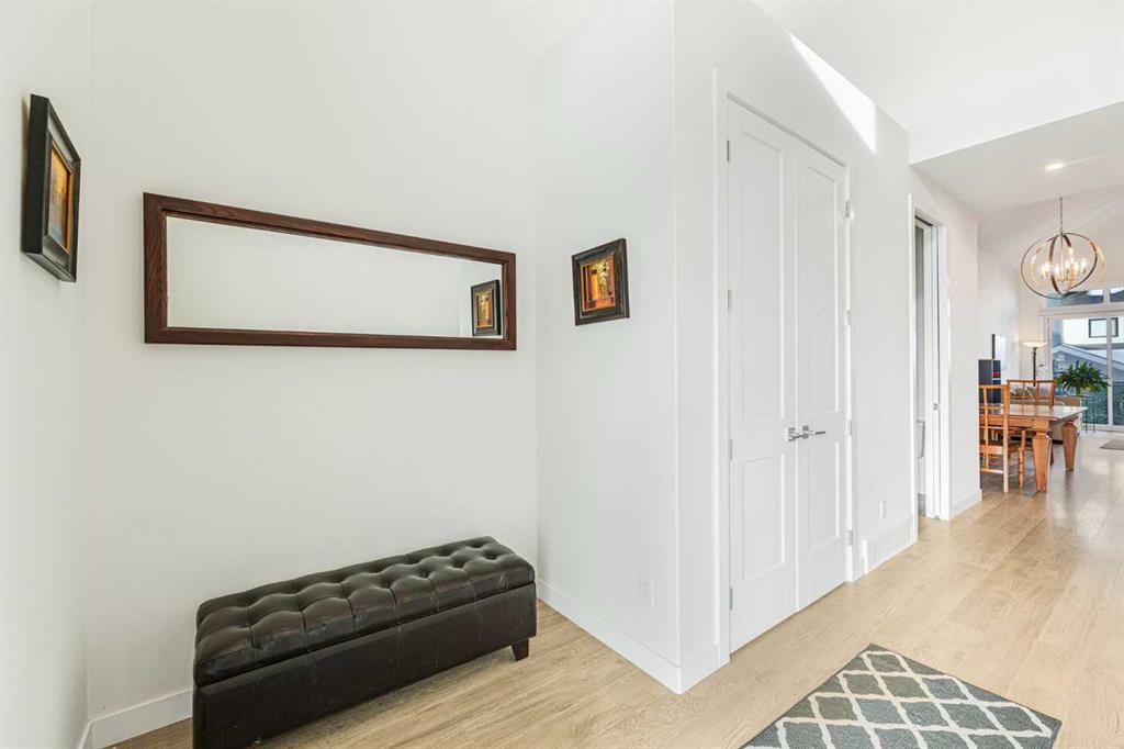 12572 Crestmont Boulevard Southwest, Calgary – Residential Row/Townhouse Listing Photo 8