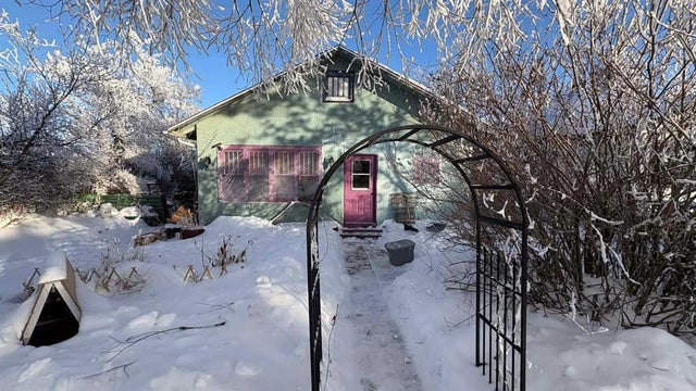 5117 Norfolk Avenue, Coronation