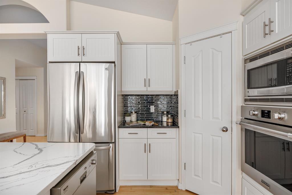 425 Sienna Heights Hill Southwest, Calgary – Residential Detached Listing Photo 11