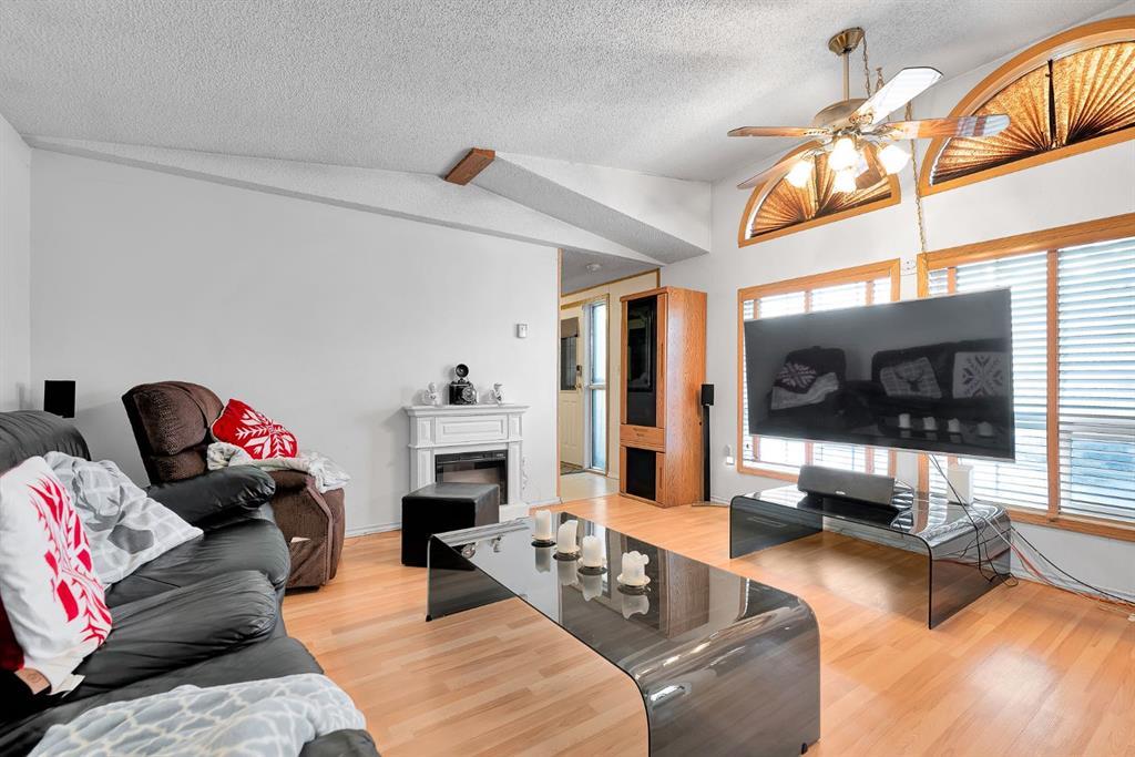 254 Erin Woods Circle Southeast, Calgary – Residential Detached Listing Photo 7