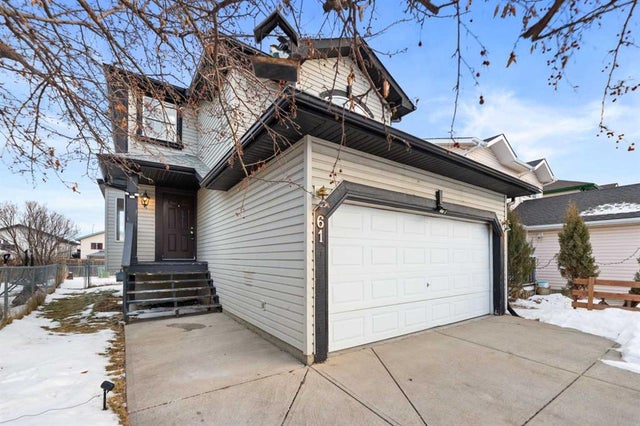 61 Applemont Place Se, Calgary