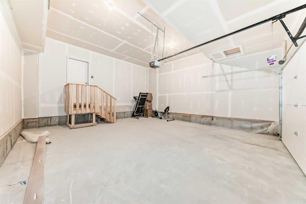 72 Lewisburg Close Ne Calgary Alberta T3P 2N4 Lewisburg Home For Sale