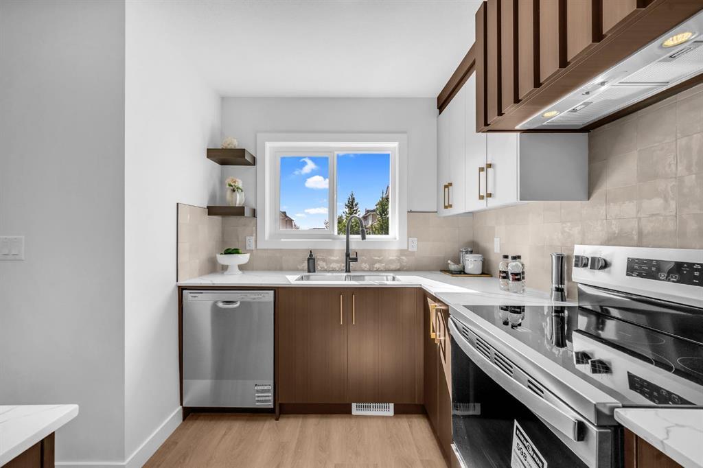 904 Clover Road, Carstairs – Residential Row/Townhouse Listing Photo 9