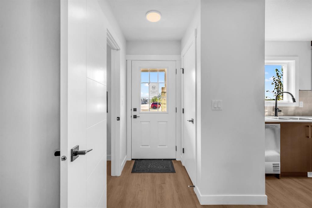 904 Clover Road, Carstairs – Residential Row/Townhouse Listing Photo 4