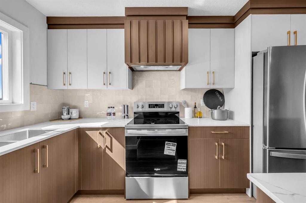 904 Clover Road, Carstairs – Residential Row/Townhouse Listing Photo 8