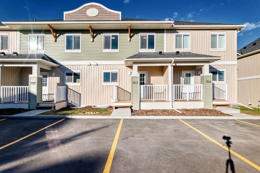 703 Clover Road, Carstairs