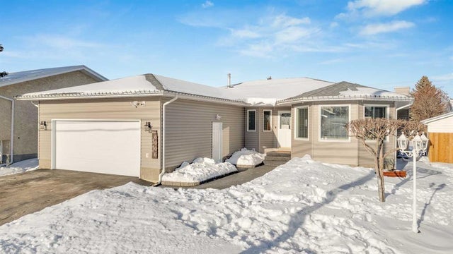 6006 57 Avenue, Ponoka