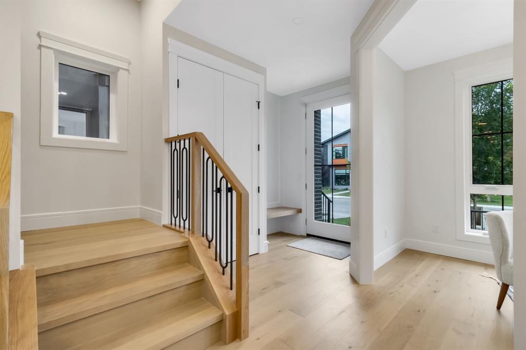 2118 Victoria Crescent Northwest, Calgary – Residential Detached Listing Photo 2