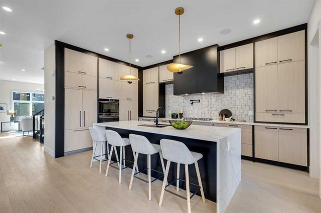 336 Normandy Drive Sw, Calgary