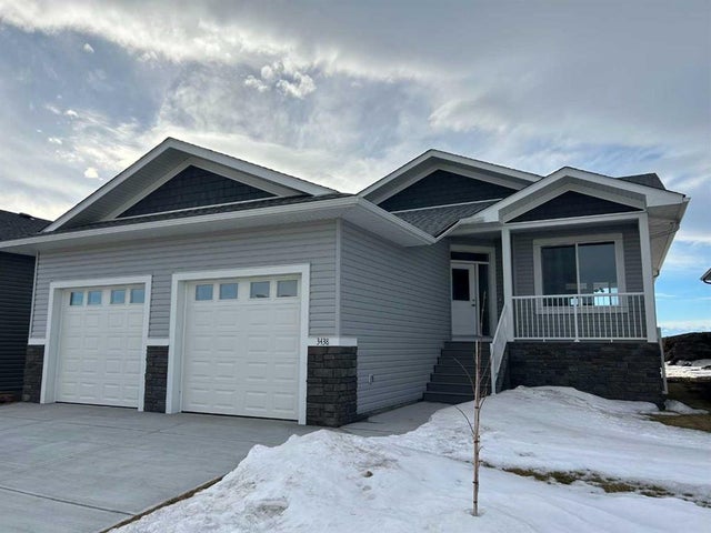 3438 Victory Way, Olds