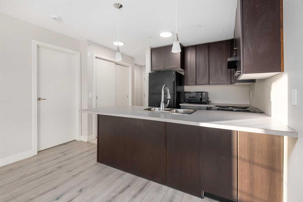 456, 35 Richard Court Southwest, Calgary – Residential Apartment Listing Photo 3