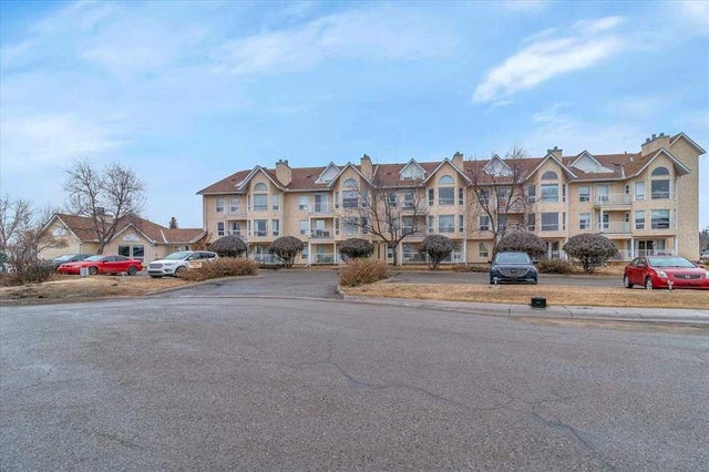 208, 102 Centre Street, Okotoks