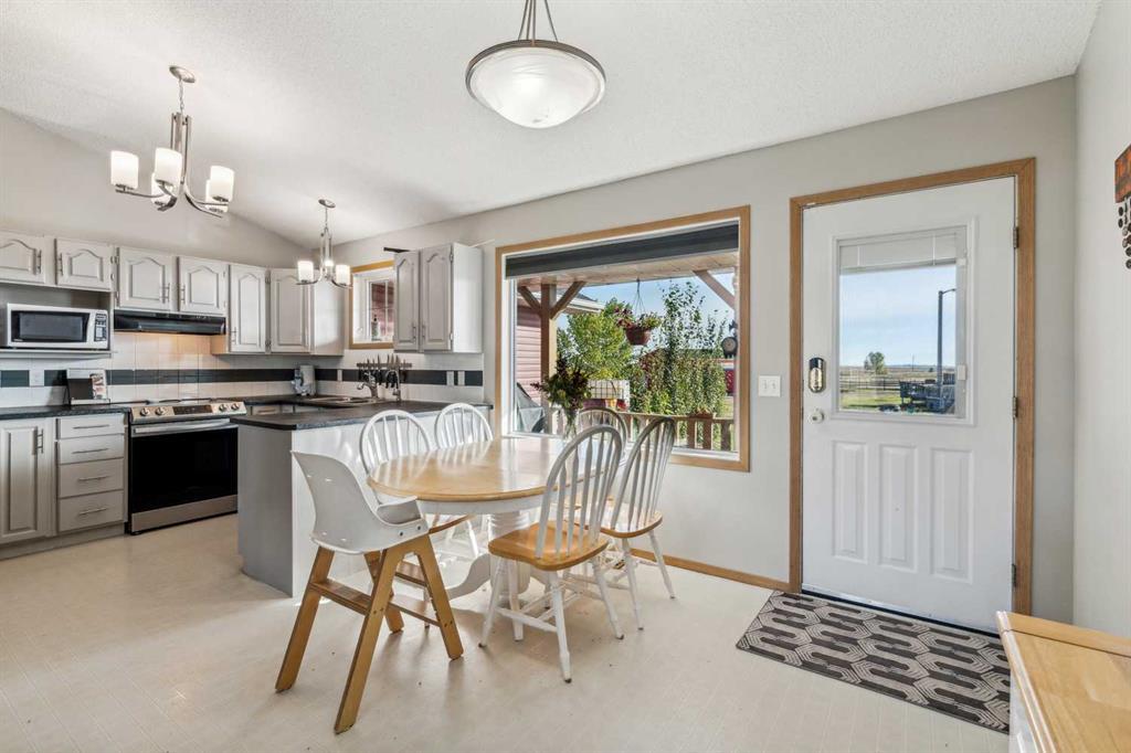 272187 Township Road 240, Rural Rocky View County – Residential Detached Listing Photo 12