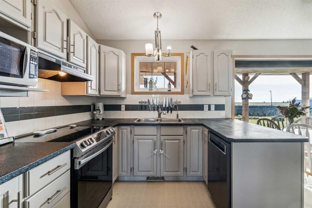 272187 Township Road 240, Rural Rocky View County – Residential Detached Listing Photo 14