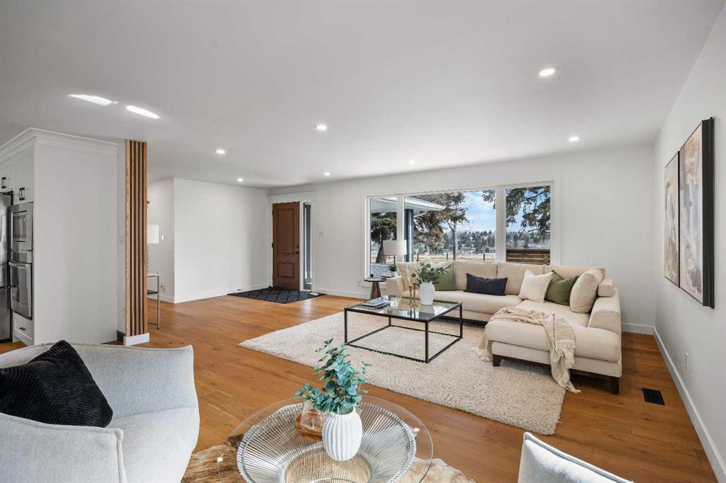 1040 Lake Ontario Drive Southeast, Calgary – Residential Detached Listing Photo 7