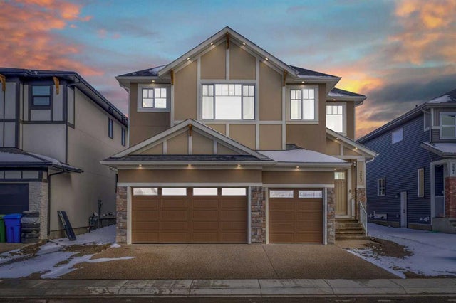 Chestermere Home for Sale: Residential Listing in Kinniburgh South