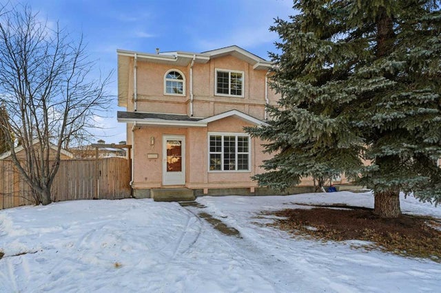 2 Davis Close, Red Deer