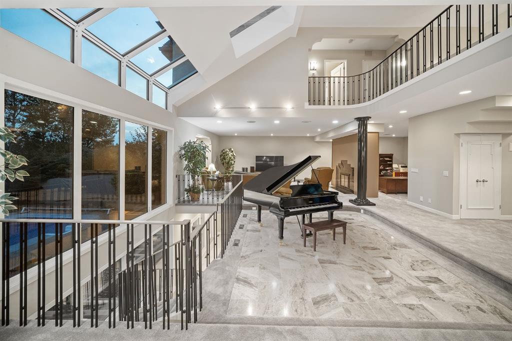 42 Woodhaven Crescent Southwest, Calgary – Residential Detached Listing Photo 9