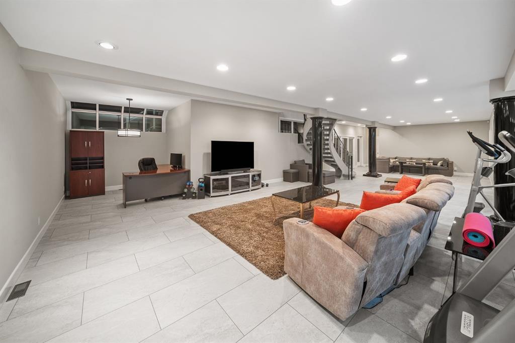 42 Woodhaven Crescent Southwest, Calgary – Residential Detached Listing Photo 39