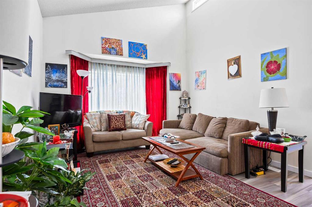 44 Taraglen Place Northeast, Calgary – Residential Detached Listing Photo 4