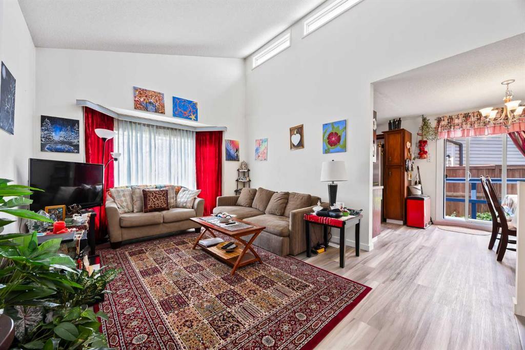 44 Taraglen Place Northeast, Calgary – Residential Detached Listing Photo 5