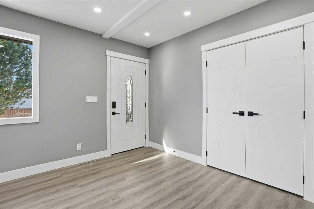 2004 18 Street Northwest, Calgary – Residential Detached Listing Photo 2