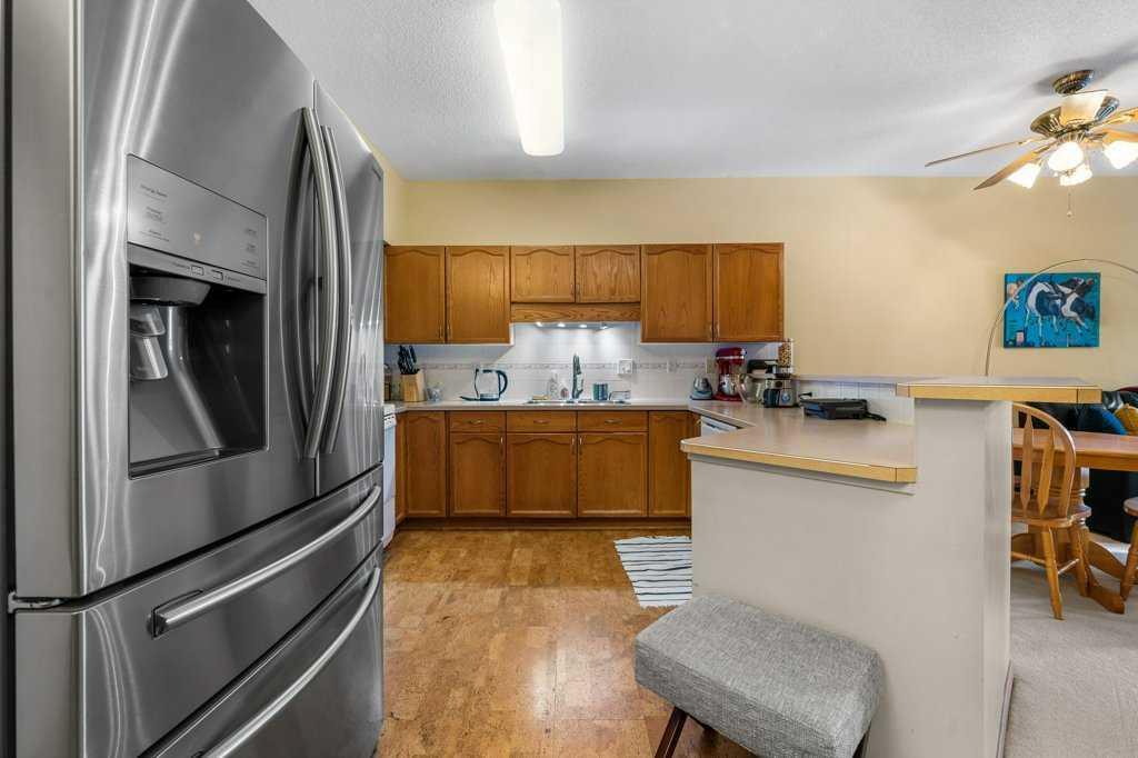 215, 200 Lincoln Way Sw Calgary Alberta T3E 7G7 Lincoln Park Home For Sale