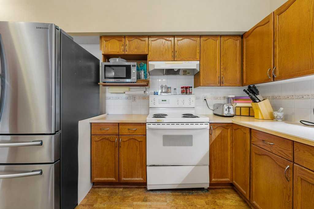 215, 200 Lincoln Way Sw Calgary Alberta T3E 7G7 Lincoln Park Home For Sale