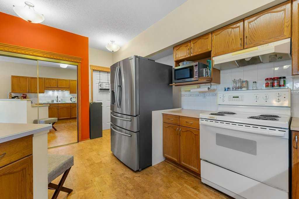 215, 200 Lincoln Way Sw Calgary Alberta T3E 7G7 Lincoln Park Home For Sale