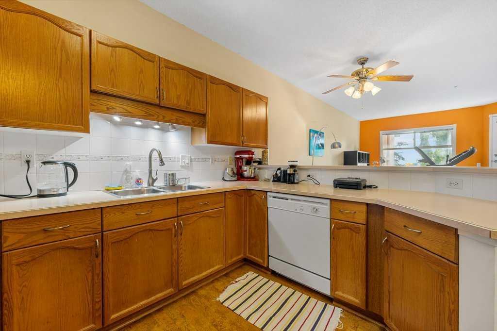 215, 200 Lincoln Way Sw Calgary Alberta T3E 7G7 Lincoln Park Home For Sale