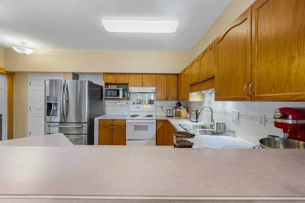 215, 200 Lincoln Way Sw Calgary Alberta T3E 7G7 Lincoln Park Home For Sale